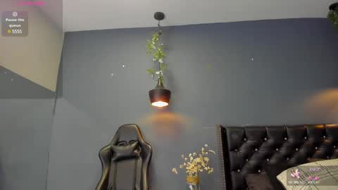 HANNAH MILLER online show from 01.15.25