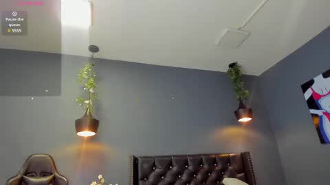 HANNAH MILLER online show from 01.21.25