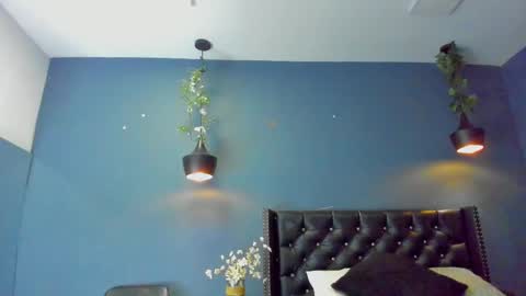 HANNAH MILLER online show from 03.05.25