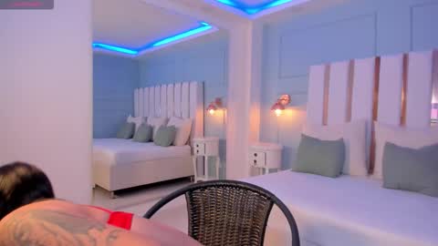 Hannah Milton online show from 11.29.25