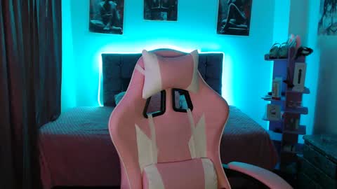 Snapshot of hannah_swet chatting on 02.20.25 hannah_swet online show from 02.20.25