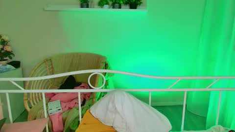 Snapshot of hannah_warren chatting on 01.06.26 Kamila online show from 01.06.26