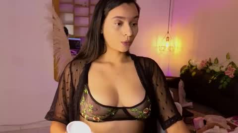 Hannah Williams online show from 10.23.25