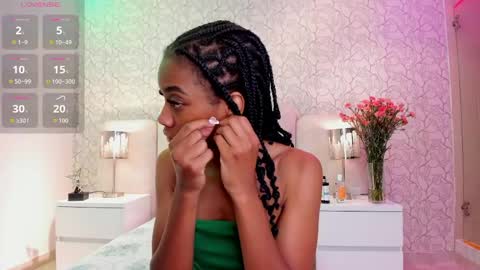 Snapshot of hannah_willian chatting on 06.03.26 online show from 06.03.26