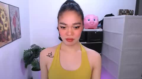Snapshot of hannahforyou chatting on 04.29.26 HANNAH online show from 04.29.26
