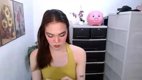 Snapshot of hannahforyou chatting on 04.30.26 HANNAH online show from 04.30.26