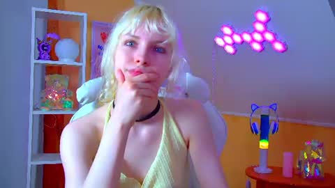 Snapshot of hannahhollis chatting on 06.14.26 Hannah online show from 06.14.26
