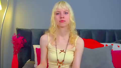 Snapshot of hannahhollis chatting on 06.18.26 Hannah online show from 06.18.26