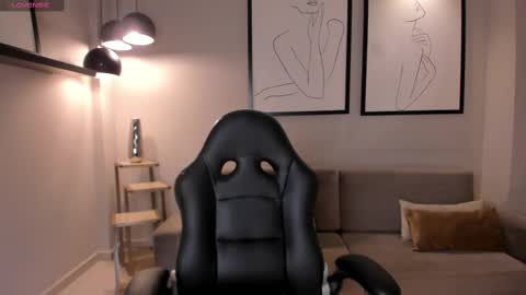 HANNAH J online show from 03.03.25