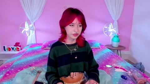 Snapshot of hannahpage chatting on 01.08.25 Hannah online show from 01.08.25