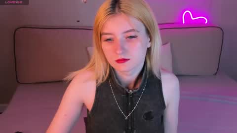 Snapshot of hannakoch chatting on 06.23.26 Hanna online show from 06.23.26