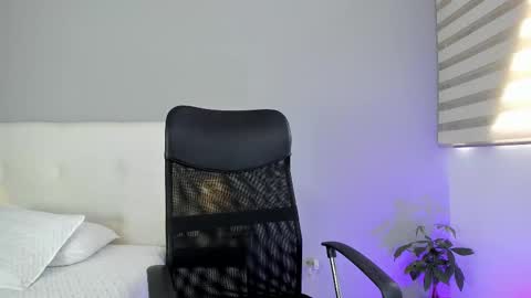 Snapshot of hannamartinnez chatting on 02.16.25 hannamartinnez online show from 02.16.25