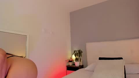 Snapshot of hannamartinnez chatting on 10.16.25 hannamartinnez online show from 10.16.25