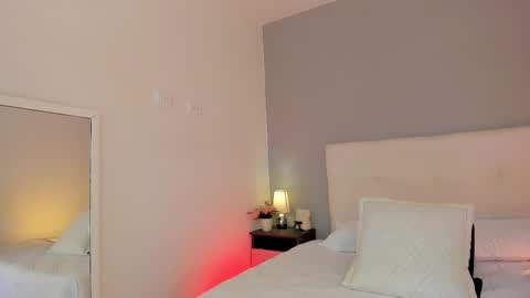 Snapshot of hannamartinnez chatting on 11.18.25 hannamartinnez online show from 11.18.25