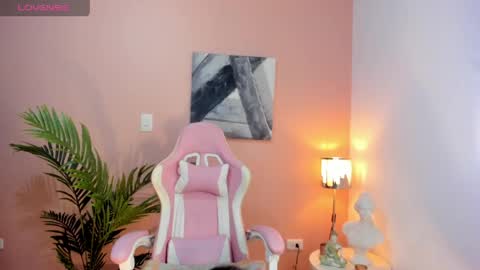 Hanna Miller  online show from 04.04.26