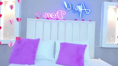 Snapshot of hannapaola chatting on 02.19.25 HannaPaola online show from 02.19.25