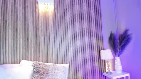 Snapshot of hannapaola chatting on 02.11.26 HannaPaola online show from 02.11.26