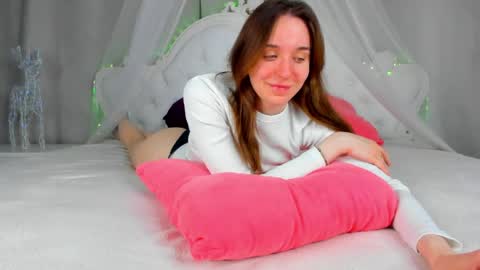 Hannavanilla online show from 04.12.26