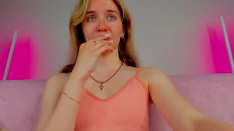 Snapshot of hannavanilla chatting on 06.21.26 Hannavanilla online show from 06.21.26