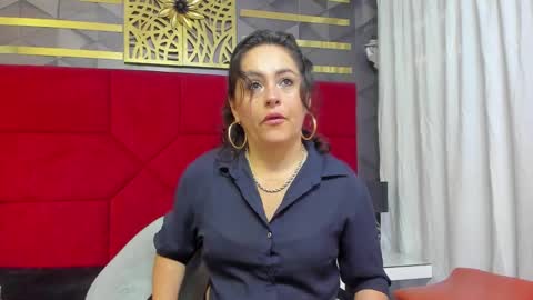 Snapshot of hanny_milf_ chatting on 01.24.25 HANNY online show from 01.24.25