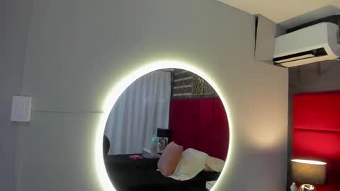 Snapshot of hanny_milf_ chatting on 02.23.25 HANNY online show from 02.23.25