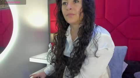 Snapshot of hanny_milf_ chatting on 03.01.25 HANNY online show from 03.01.25