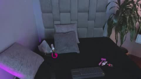 Snapshot of hanny_milf_ chatting on 09.12.25 HANNY online show from 09.12.25