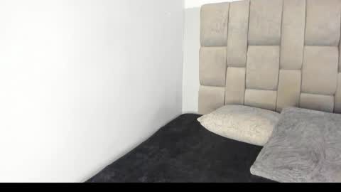 Snapshot of hanny_milf_ chatting on 09.18.25 HANNY online show from 09.18.25