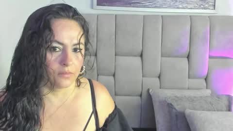 Snapshot of hanny_milf_ chatting on 09.20.25 HANNY online show from 09.20.25