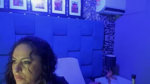 Snapshot of hanny_milf_ chatting on 10.24.25 HANNY online show from 10.24.25