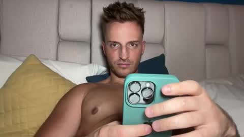 Snapshot of hanzlagerfelt chatting on 11.05.25 hanzlagerfelt online show from 11.05.25