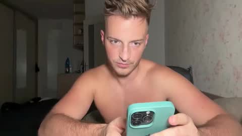 Snapshot of hanzlagerfelt chatting on 11.11.25 hanzlagerfelt online show from 11.11.25