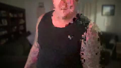 Snapshot of happilymarr1ed chatting on 09.18.25 DadBod online show from 09.18.25