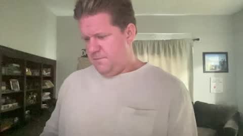 Snapshot of happilymarr1ed chatting on 09.24.25 DadBod online show from 09.24.25