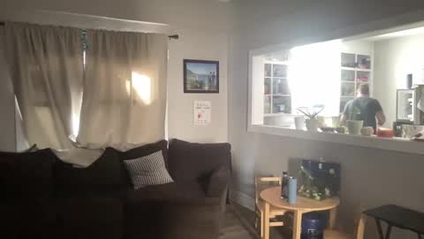 Snapshot of happilymarr1ed chatting on 10.09.25 DadBod online show from 10.09.25