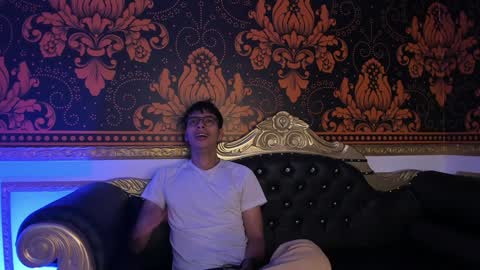 Snapshot of happy_cream_ chatting on 12.14.24 happy_cream_ online show from 12.14.24