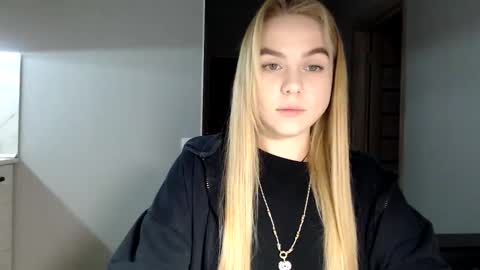 Snapshot of happy_fox_ chatting on 12.05.24 happy_fox_ online show from 12.05.24