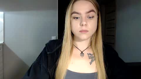 Snapshot of happy_fox_ chatting on 01.15.25 happy_fox_ online show from 01.15.25