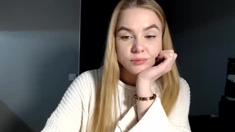 Snapshot of happy_fox_ chatting on 01.18.25 happy_fox_ online show from 01.18.25