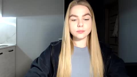 Snapshot of happy_fox_ chatting on 03.11.25 happy_fox_ online show from 03.11.25