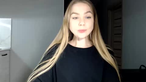 Snapshot of happy_fox_ chatting on 12.14.25 happy_fox_ online show from 12.14.25