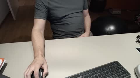 Snapshot of happybugger chatting on 11.16.25 Cum for you online show from 11.16.25