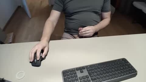 Snapshot of happybugger chatting on 12.23.25 Cum for you online show from 12.23.25