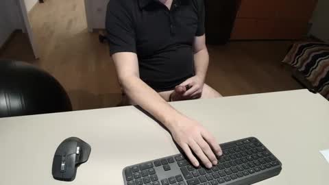 Snapshot of happybugger chatting on 01.18.26 Cum for you online show from 01.18.26