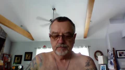 Snapshot of happynudist7373 chatting on 08.06.26 happynudist7373 online show from 08.06.26