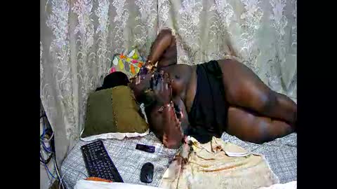 Snapshot of happysonia chatting on 11.03.25 happysonia online show from 11.03.25