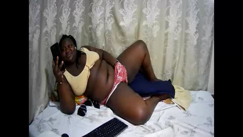 Snapshot of happysonia chatting on 11.09.25 happysonia online show from 11.09.25