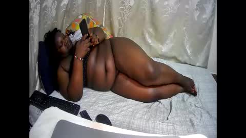 Snapshot of happysonia chatting on 11.16.25 happysonia online show from 11.16.25