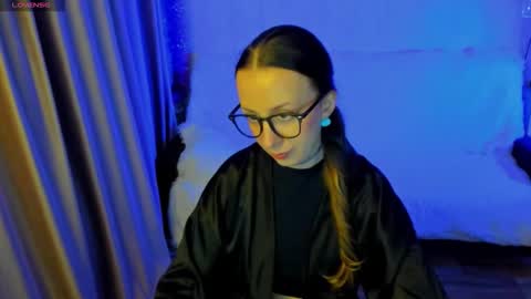 Stephanie online show from 11.28.25