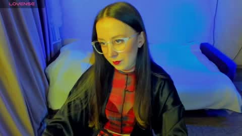 Snapshot of happystephanie chatting on 05.27.26 Stephanie online show from 05.27.26